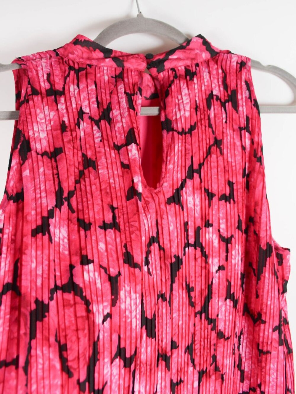 Picadilly Pink Pleated Sleeveless Blouse Size L Tie Neck Chiffon Lined Top - Picture 5 of 10